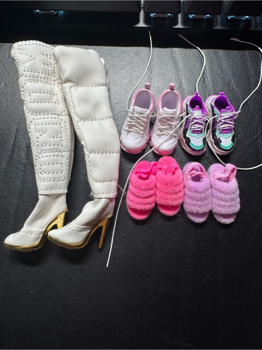 Mini Brands fashion lot of sneakers, boots, slippers.